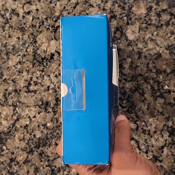 Kinsa Smart Ear Thermometer new in package bluetooth fast 1 second reading - Picture 9 of 9